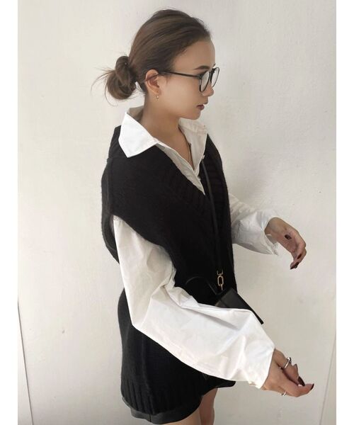 EMODA(エモダ)の「オーバーサイズニットベスト(ベスト・レディース・ブラック/アイボリー/キャメル・FREE)」の16枚目の写真