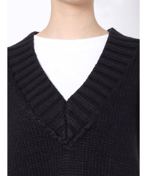 EMODA(エモダ)の「オーバーサイズニットベスト(ベスト・レディース・ブラック/アイボリー/キャメル・FREE)」の17枚目の写真