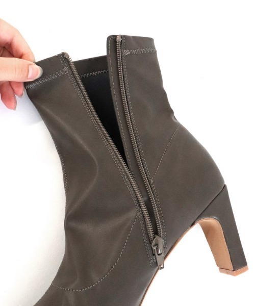 Pierrot（ピエロ）の「スクエアトゥストレッチブーツ（ブーツ・レディース・ブラック/ベージュ/モカ・LL/S/M/L）」の6枚目の写真