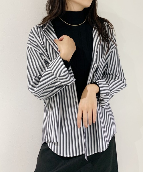 CLEA(クレア)の「ベーシックストライプシャツ(シャツ/ブラウス・レディース・ブラック/ブラウン/ブルー・FREE)」の2枚目の写真