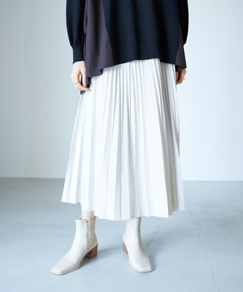 YECCA VECCA（イェッカヴェッカ）の「コーデュロイプリーツスカート＊（スカート・レディース・ラベンダー/グレイッシュベージュ/チャコールグレー・FREE）」の3枚目の写真