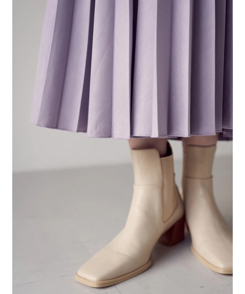 YECCA VECCA（イェッカヴェッカ）の「コーデュロイプリーツスカート＊（スカート・レディース・ラベンダー/グレイッシュベージュ/チャコールグレー・FREE）」の7枚目の写真