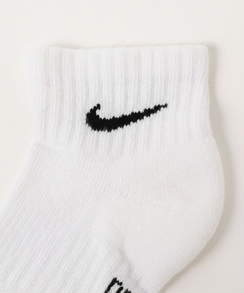 こども ビームス(コドモビームス)の「NIKE / エブリデイ ジュニア クッションド アンクル ソックス 21(ソックス/靴下・キッズ・ブラック/ホワイト・ONE SIZE)」の3枚目の写真