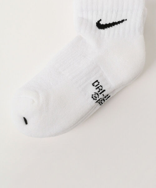 こども ビームス(コドモビームス)の「NIKE / エブリデイ ジュニア クッションド アンクル ソックス 21(ソックス/靴下・キッズ・ブラック/ホワイト・ONE SIZE)」の4枚目の写真