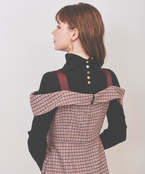 31 Sons de mode(トランテアン ソン ドゥ モード)の「リブタートルニット(ニット/セーター・レディース・ブラック/ブラウン/ピンク/ブルー/マスタード・36)」の6枚目の写真