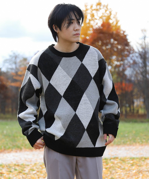 ZIP FIVE（ジップファイブ）の「【ZIP FIVE】古着風 ヴィンテージ オーバーサイズ チェック＆アーガイル柄クルーニット（ニット/セーター・メンズ・オフホワイト/ブルー/ホワイト×ブラック/グレイッシュベージュ/グレー系/ブラウン系・MEDIUM/LARGE）」の3枚目の写真