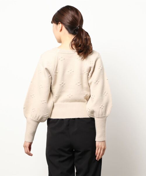 Cheek(チーク)の「ポップコーンボリュームスリーブニットプルオーバー(ニット/セーター・レディース・アイボリー/ブラック/グリーン系その他・MEDIUM)」の4枚目の写真