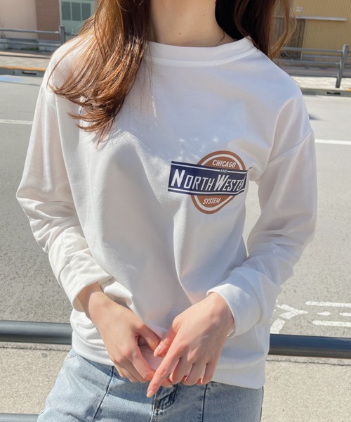 everycoco(エブリーココ)の「NORTH WESTERNロゴスウェット◇(スウェット・レディース・ネイビー/グレー/ホワイト/ブラック・FREE)」の1枚目の写真