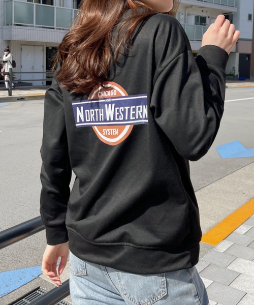 everycoco(エブリーココ)の「NORTH WESTERNロゴスウェット◇(スウェット・レディース・ネイビー/グレー/ホワイト/ブラック・FREE)」の3枚目の写真