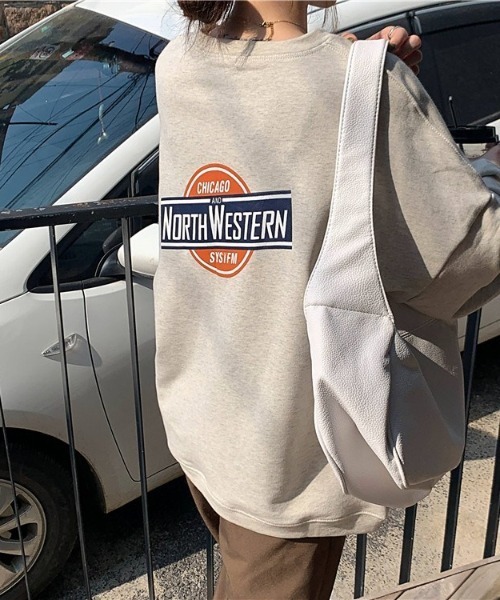 everycoco(エブリーココ)の「NORTH WESTERNロゴスウェット◇(スウェット・レディース・ネイビー/グレー/ホワイト/ブラック・FREE)」の11枚目の写真