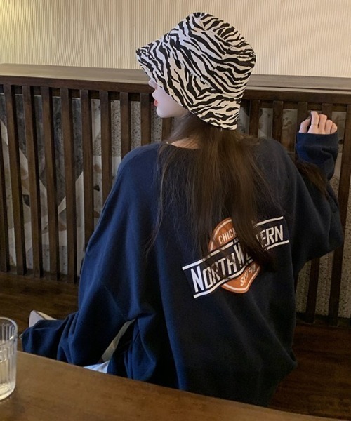 everycoco(エブリーココ)の「NORTH WESTERNロゴスウェット◇(スウェット・レディース・ネイビー/グレー/ホワイト/ブラック・FREE)」の16枚目の写真