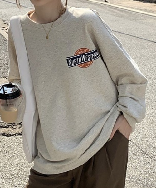 everycoco(エブリーココ)の「NORTH WESTERNロゴスウェット◇(スウェット・レディース・ネイビー/グレー/ホワイト/ブラック・FREE)」の7枚目の写真