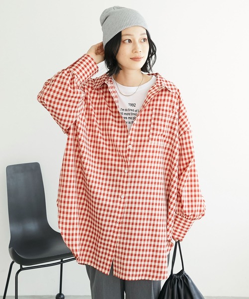 Chaco closet（チャコ クローゼット）の「ボリュームスリーブオーバーサイズアソートレギュラーカラーシャツ（シャツ/ブラウス・レディース・ライトブルー/ネイビー/オフホワイト/ピンク/イエロー/グリーン/レッド/マスタード/パープル/ライトイエロー/サックスブルー/チャコールグレー/グレー/レッド系/ブラック系・FREE）」の15枚目の写真