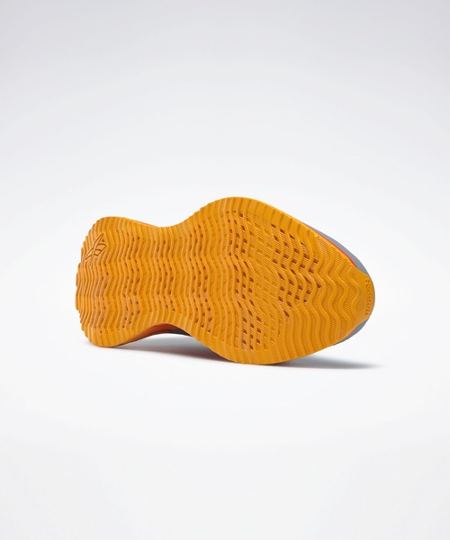 Reebok（リーボック）の「ジグ ダイナミカ 2.0 / ZIG DYNAMICA 2.0（スニーカー・メンズ・グレー/ブラック×ブラック・24.5cm/25.5cm/26.5cm/27.5cm/28.5cm/25.0cm/26.0cm/27.0cm/28.0cm/29.0cm）」の6枚目の写真