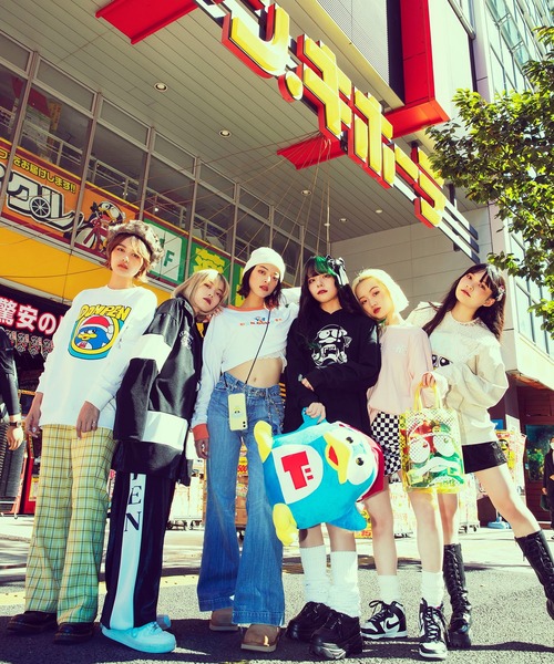 SPINNS（スピンズ）の「ドンペンカレッジプリントスウェット