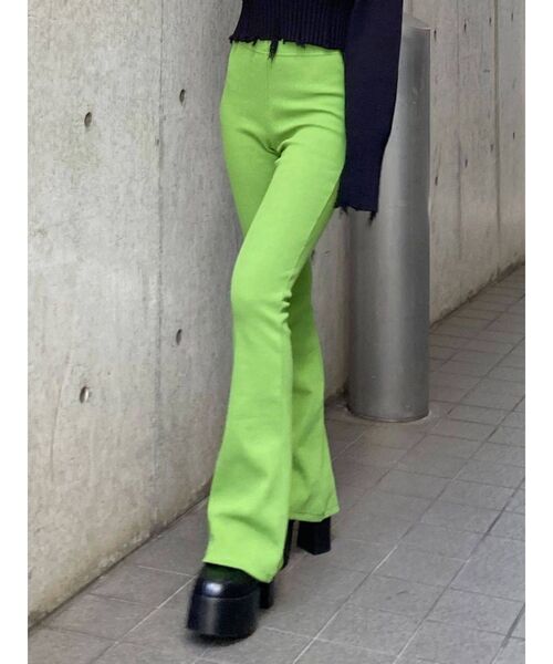 EMODA（エモダ）の「フィットフレアパンツ（その他パンツ・レディース・ブルー/ブラック/ブラウン/ライム・FREE）」の7枚目の写真