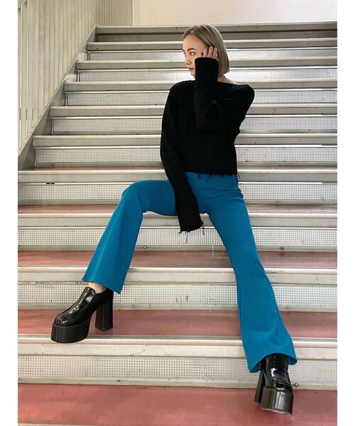 EMODA（エモダ）の「フィットフレアパンツ（その他パンツ・レディース・ブルー/ブラック/ブラウン/ライム・FREE）」の13枚目の写真