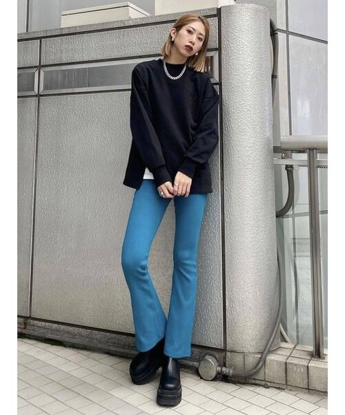 EMODA（エモダ）の「フィットフレアパンツ（その他パンツ・レディース・ブルー/ブラック/ブラウン/ライム・FREE）」の14枚目の写真