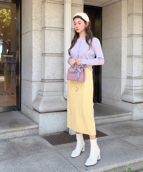 lissi Boutique（リージーブティック）の「【lissi Boutique】花刺繍ミドル丈ケーブルニットタイトスカート（スカート・レディース・イエロー・SMALL）」の3枚目の写真