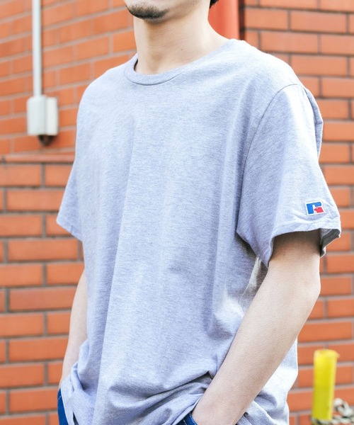 Russell Athletic（ラッセルアスレティック）の「Russell Athletic/ラッセルアスレティック 600MRUS オーバーサイズ 無地 クルーネック  Tシャツ（Tシャツ/カットソー・メンズ・ネイビー/ヘザーグレー/ブラック/ホワイト/ロイヤルブルー/レッド/チャコールグレー・M/S/L/XL）」の4枚目の写真