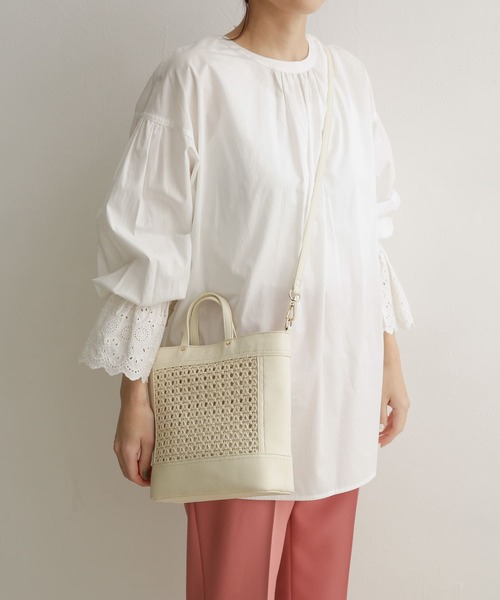 URBAN RESEARCH DOORS（アーバンリサーチドアーズ）の「2WAYメッシュショルダーバッグ（ショルダーバッグ・レディース・ブラック/ホワイト系その他・ONE）」の5枚目の写真