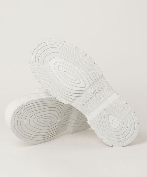 VIRON（ヴィロン）の「VIRON White Apple（スニーカー・レディース・ホワイト・39/36/37/38）」の2枚目の写真