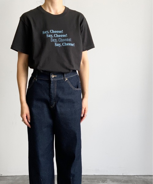vent blanc（ヴァンブラン）の「vent blanc:"Say cheese"プリントTEEシャツ（Tシャツ/カットソー・レディース・オフホワイト/チャコールグレー/キャメル・FREE）」の3枚目の写真