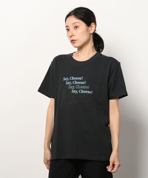 vent blanc（ヴァンブラン）の「vent blanc:"Say cheese"プリントTEEシャツ（Tシャツ/カットソー・レディース・オフホワイト/チャコールグレー/キャメル・FREE）」の6枚目の写真
