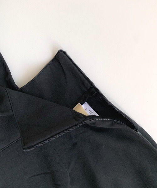 Q（キュー）の「ハイウエストジャンパースカート（ジャンパースカート・レディース・ブラック/ベージュ・MEDIUM）」の8枚目の写真