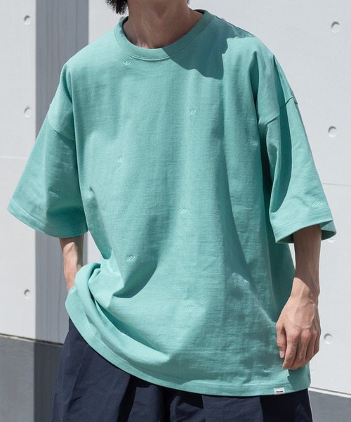 Perushu(ペルーシュ)の「総柄刺繍オーバーTシャツ(Tシャツ/カットソー・メンズ・ブラック/パープル/オフホワイト/ライトグリーン・MEDIUM/LARGE)」の4枚目の写真