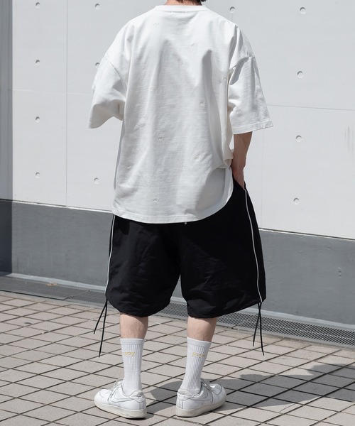 Perushu(ペルーシュ)の「総柄刺繍オーバーTシャツ(Tシャツ/カットソー・メンズ・ブラック/パープル/オフホワイト/ライトグリーン・MEDIUM/LARGE)」の11枚目の写真