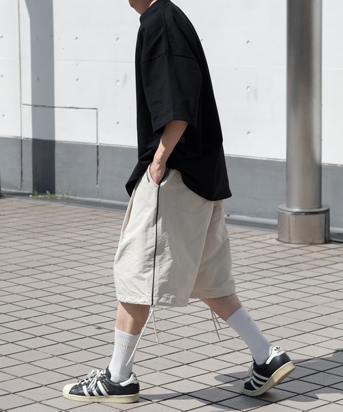 Perushu(ペルーシュ)の「総柄刺繍オーバーTシャツ(Tシャツ/カットソー・メンズ・ブラック/パープル/オフホワイト/ライトグリーン・MEDIUM/LARGE)」の16枚目の写真