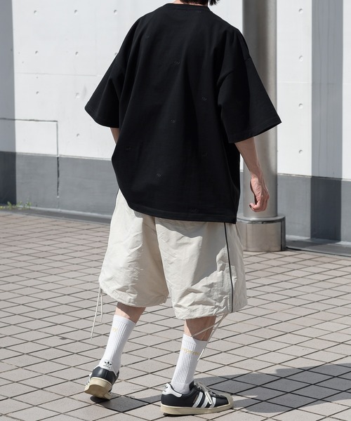 Perushu(ペルーシュ)の「総柄刺繍オーバーTシャツ(Tシャツ/カットソー・メンズ・ブラック/パープル/オフホワイト/ライトグリーン・MEDIUM/LARGE)」の17枚目の写真