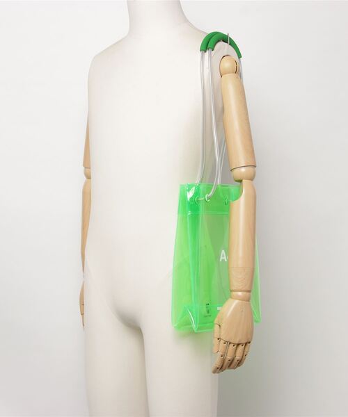 NaNa-NaNa(ナナナナ)の「nana-nana×NBA(ナナ-ナナ×エヌビーエー)NBA BOSTON CELTICS A4 PVC(トートバッグ・レディース・グリーン・F)」の5枚目の写真