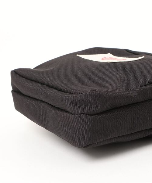 SPINNS(スピンズ)の「YOUTH LIFEハートロゴ ミニショルダーバッグ(ショルダーバッグ・レディース・ブラック/ブルー・ONESIZE)」の4枚目の写真