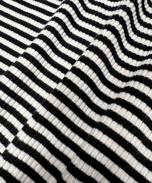 JUNOAH(ジュノア)の「ビッグカラー長袖ボーダーリブトップス(Tシャツ/カットソー・レディース・ブラック/ネイビー/ブラウン・LARGE/X-LARGE/MEDIUM)」の13枚目の写真