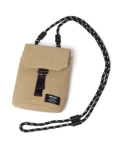 BAYFLOW(ベイフロー)の「フェイクスエードミニフラップバッグ(ショルダーバッグ・メンズ・チャコール/ベージュ・FREE)」の1枚目の写真