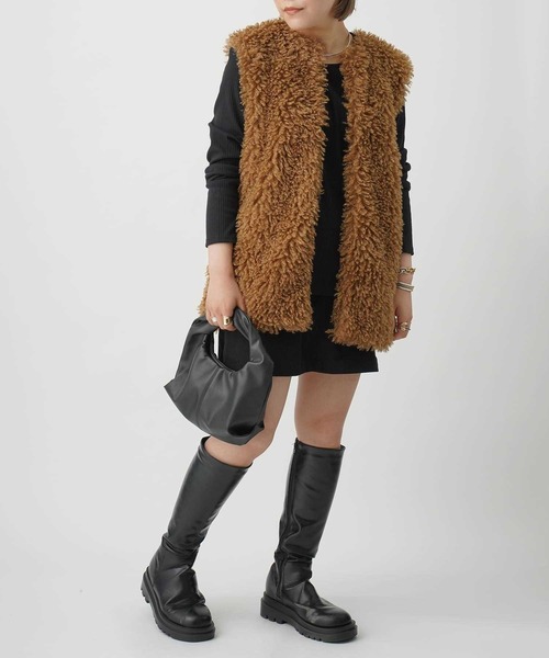 HONEYSUCKLE ROSE（ハニーサックルローズ）の「【HONEYSUCKLE ROSE】フェイクファーベスト（ベスト・レディース・ブラウン/オフホワイト・FREE）」の9枚目の写真