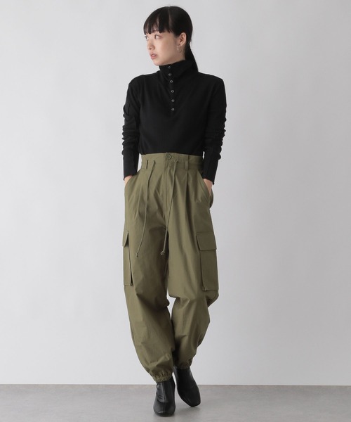 LOWRYS FARM（ローリーズファーム）の「２ＷＡＹスナップタートルロングスリーブ　163501（Tシャツ/カットソー・レディース・アイボリー/ブラック/イエロー・FREE）」の17枚目の写真