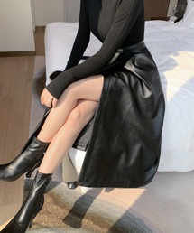 レザーライクラップ風ロングスカート