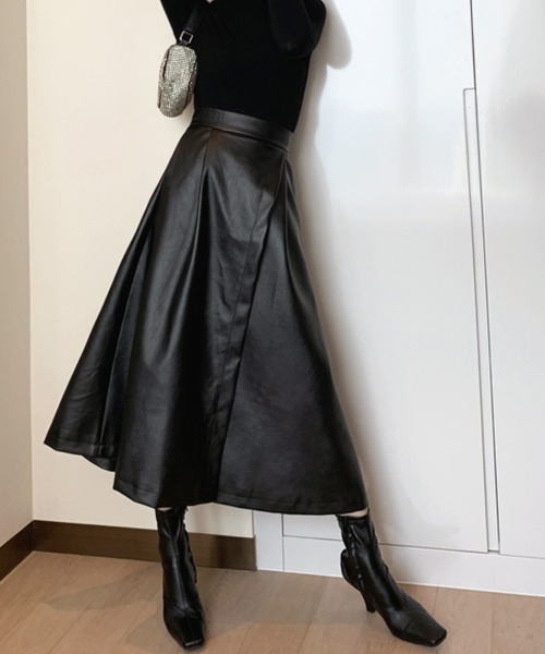 meJane（ミージェーン）の「レザーライクラップ風ロングスカート（スカート・レディース・ブラック・S/M/L）」の2枚目の写真