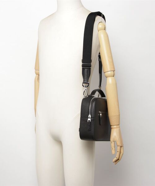 dunhill（ダンヒル）の「カドガン トップハンドルバッグ / CADOGAN TOP HANDLE BAG（ハンドバッグ・メンズ・ブラック・ONE SIZE）」の5枚目の写真