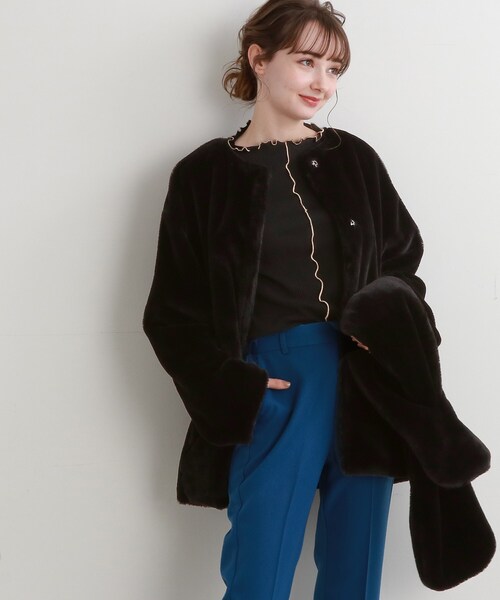 Cutie Blonde（キューティーブロンド）の「◆【マフラー付き】フェイクファー ノーカラーブルゾン（ブルゾン・レディース・キャメル/ブラック/ナチュラル・01/02/03）」の4枚目の写真