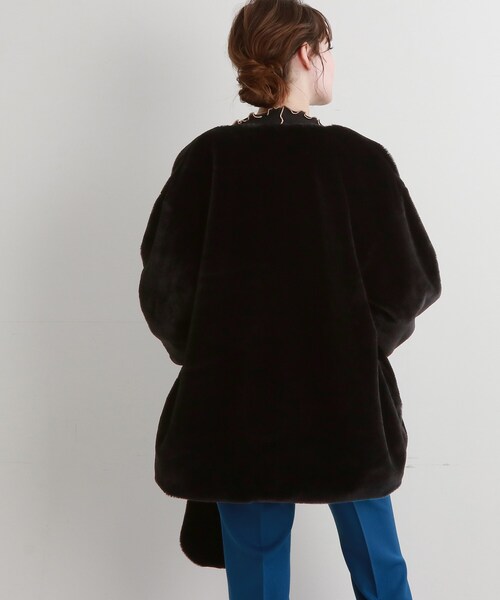 Cutie Blonde（キューティーブロンド）の「◆【マフラー付き】フェイクファー ノーカラーブルゾン（ブルゾン・レディース・キャメル/ブラック/ナチュラル・01/02/03）」の6枚目の写真