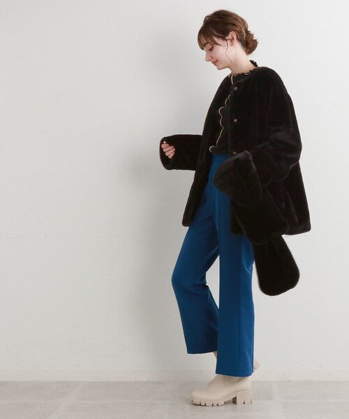 Cutie Blonde（キューティーブロンド）の「◆【マフラー付き】フェイクファー ノーカラーブルゾン（ブルゾン・レディース・キャメル/ブラック/ナチュラル・01/02/03）」の8枚目の写真