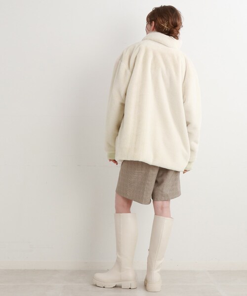 Cutie Blonde（キューティーブロンド）の「◆【マフラー付き】フェイクファー ノーカラーブルゾン（ブルゾン・レディース・キャメル/ブラック/ナチュラル・01/02/03）」の16枚目の写真