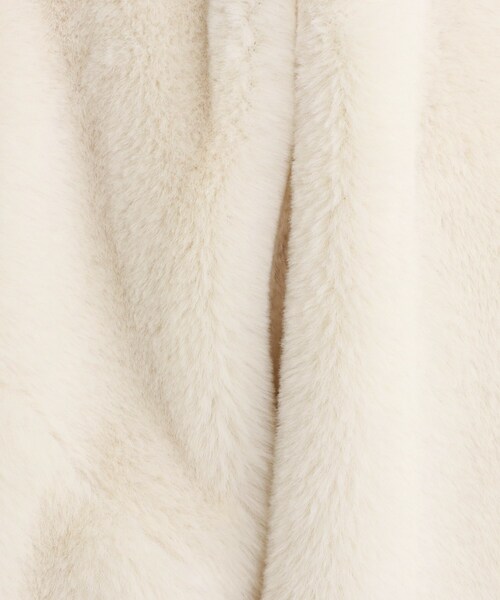 Cutie Blonde（キューティーブロンド）の「◆【マフラー付き】フェイクファー ノーカラーブルゾン（ブルゾン・レディース・キャメル/ブラック/ナチュラル・01/02/03）」の17枚目の写真