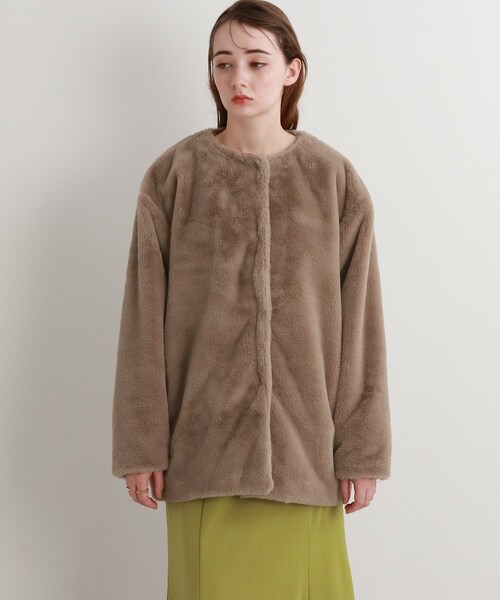 Cutie Blonde（キューティーブロンド）の「◆【マフラー付き】フェイクファー ノーカラーブルゾン（ブルゾン・レディース・キャメル/ブラック/ナチュラル・01/02/03）」の18枚目の写真