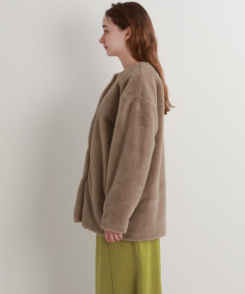 Cutie Blonde（キューティーブロンド）の「◆【マフラー付き】フェイクファー ノーカラーブルゾン（ブルゾン・レディース・キャメル/ブラック/ナチュラル・01/02/03）」の19枚目の写真