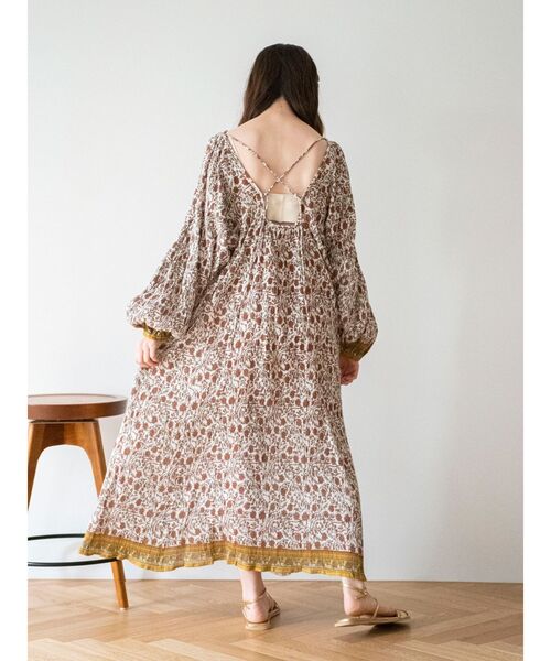 Ungrid（アングリッド）の「エスニックフラワーバックオープンワンピース（ワンピース・レディース・オフホワイト/ブルー・FREE）」の9枚目の写真